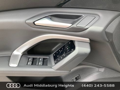 Used 2025 Audi Q5 Premium Plus AWD/4WD image 15