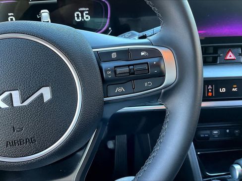 Used 2025 Kia Sportage EX image 22