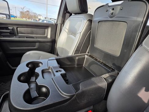 Used 2024 RAM 2500 Tradesman w/ Chrome Appearance Group image 26