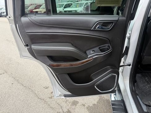 Used 2017 Chevrolet Tahoe LT w/ LT Signature Package image 12