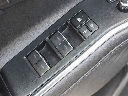 Used 2023 Toyota Highlander Limited image 29