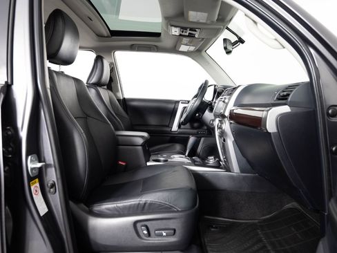 Used 2015 Toyota 4Runner Limited image 28