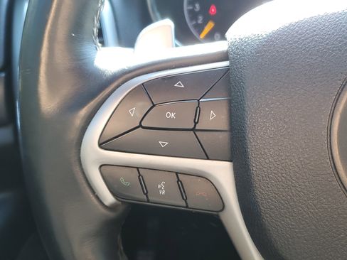 Used 2017 Jeep Grand Cherokee Altitude image 13