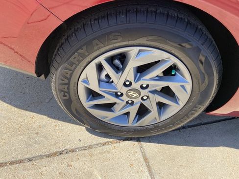 Used 2024 Hyundai Elantra SEL FWD image 32