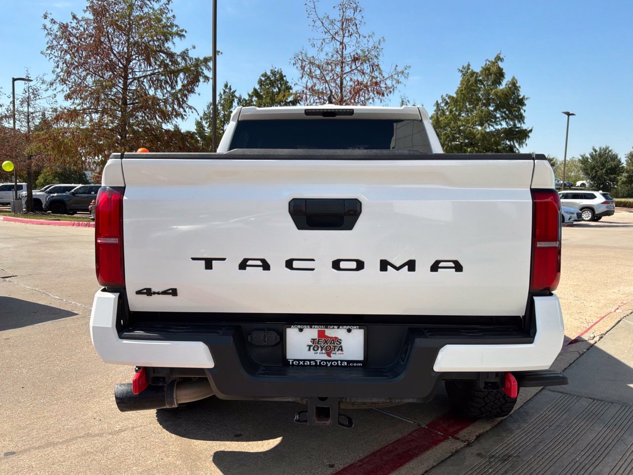 Used 2025 Toyota Tacoma TRD Sport AWD/4WD image 7
