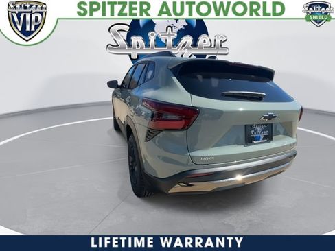 Used 2026 Chevrolet Trax ACTIV w/ Sunroof Package FWD image 8