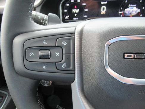Used 2025 GMC Sierra 1500 Denali w/ Denali Reserve Package AWD/4WD image 23