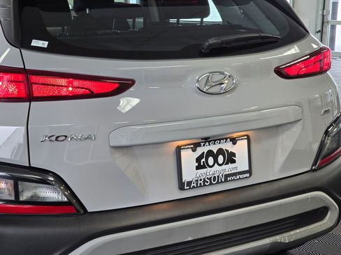 Used 2022 Hyundai Kona SE image 13