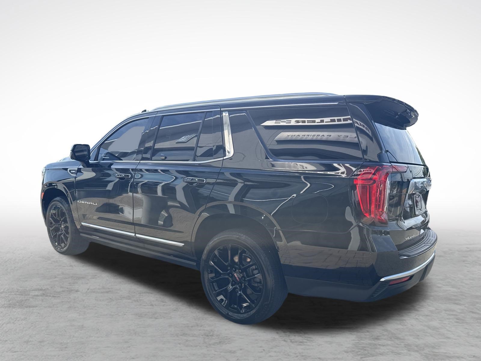 Used 2022 GMC Yukon Denali AWD/4WD image 3