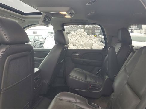 Used 2014 Chevrolet Tahoe LTZ image 9