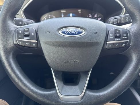 Used 2020 Ford Escape SE image 16