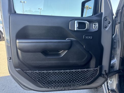 Used 2020 Jeep Gladiator Rubicon w/ Trailer Tow Package image 21