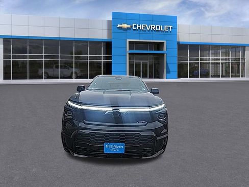 Used 2024 Chevrolet Silverado EV RST AWD/4WD image 8