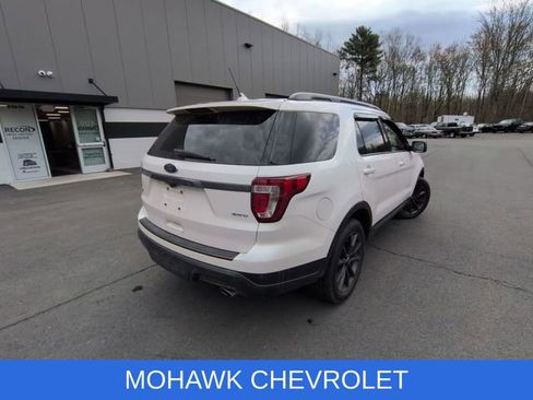 Used 2019 Ford Explorer XLT w/ Equipment Group 202A AWD/4WD image 4