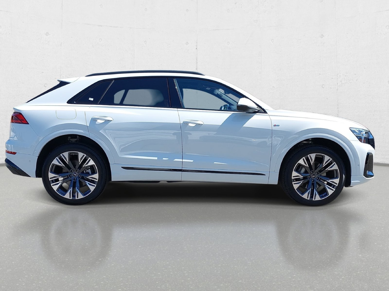Used 2026 Audi Q8 Premium Plus w/ Premium Plus Package AWD/4WD image 4