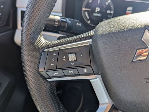 Used 2023 Mitsubishi Outlander SEL AWD/4WD image 19