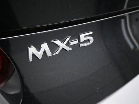 Used 2023 MAZDA MX-5 Miata Grand Touring w/ Weather Package image 10