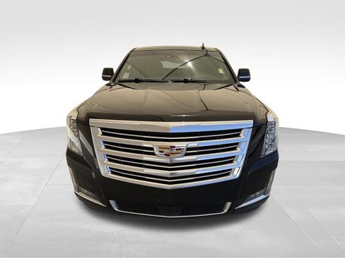 Used 2018 Cadillac Escalade Platinum AWD/4WD image 3