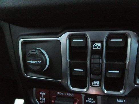 Used 2024 Jeep Wrangler Unlimited Rubicon w/ XTREMEE 35" Tire Package image 23