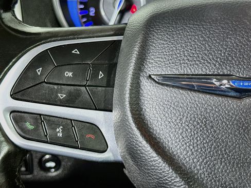 Used 2020 Chrysler 300 Touring w/ Sport Appearance Package RWD image 11