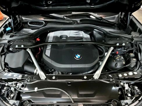 Used 2025 BMW 740i w/ Premium Package image 13