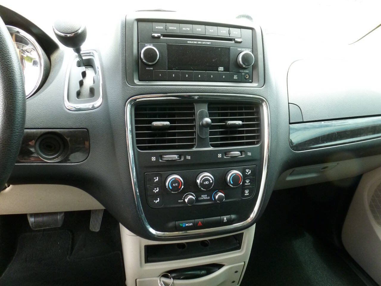 Used 2016 Dodge Grand Caravan SE w/ Quick Order Package 29E SE FWD image 13