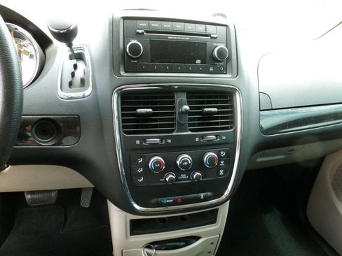 Used 2016 Dodge Grand Caravan SE w/ Quick Order Package 29E SE FWD image 13