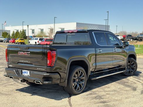 Used 2023 GMC Sierra 1500 Denali w/ Technology Package AWD/4WD image 4
