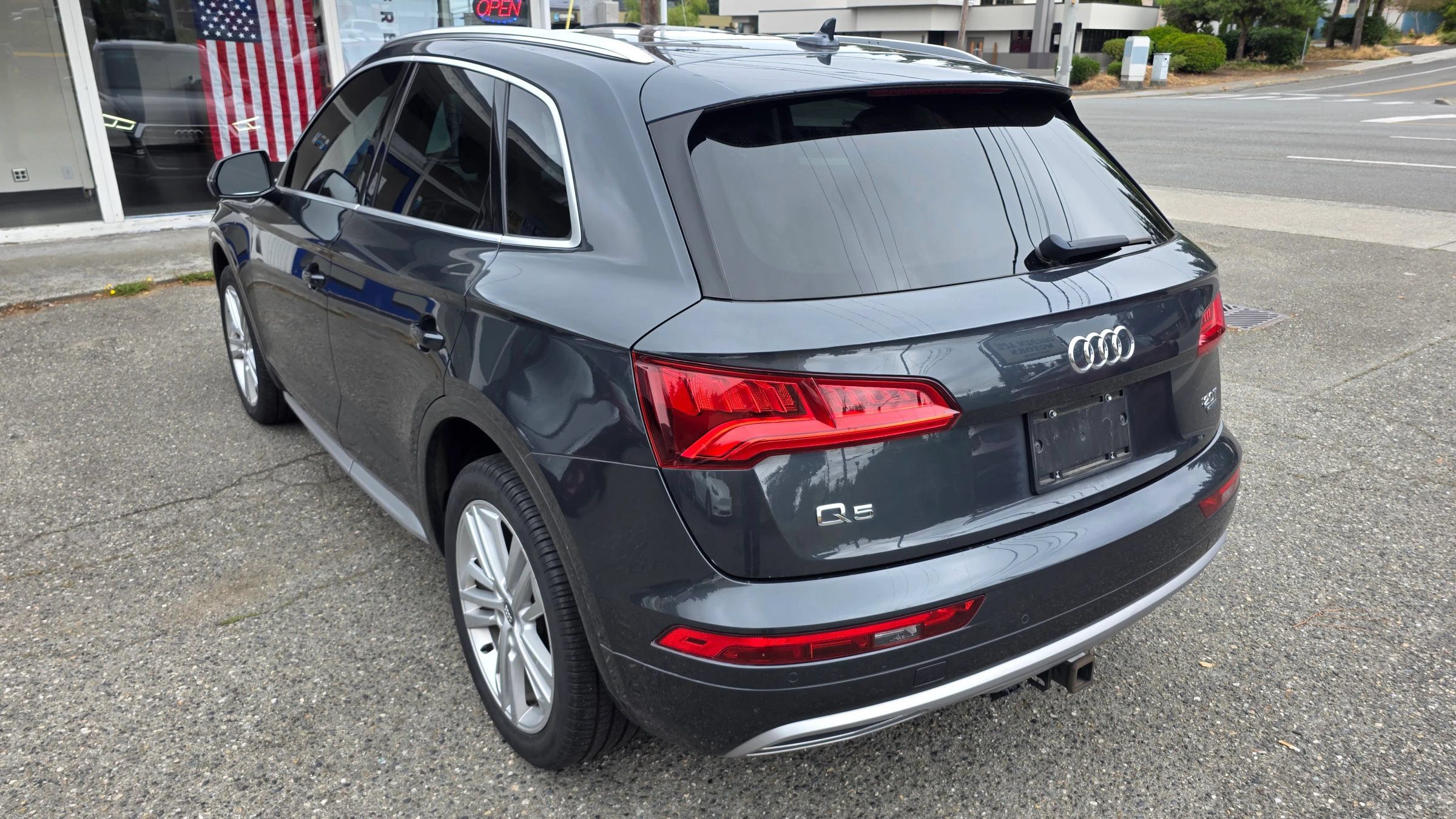 Used 2018 Audi Q5 2.0T Premium Plus w/ Premium Plus Package AWD/4WD image 7