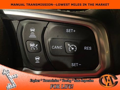 Used 2020 Jeep Wrangler Unlimited Sahara AWD/4WD image 16