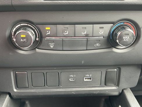 Used 2023 Nissan Frontier SV image 7