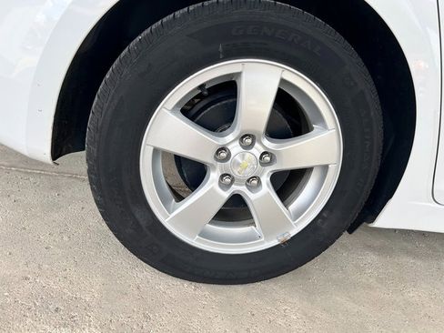Used 2015 Chevrolet Cruze LT image 14