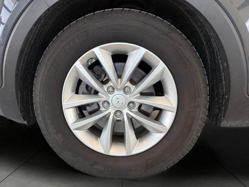 Used 2017 Kia Sorento AWD image 7