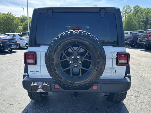 Used 2025 Jeep Wrangler Unlimited Sport AWD/4WD image 7