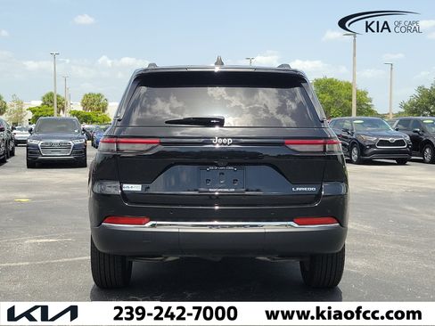 Used 2025 Jeep Grand Cherokee Laredo X RWD image 5
