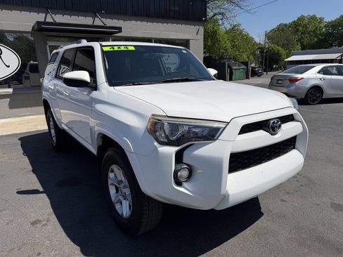 Used 2018 Toyota 4Runner SR5 image 11