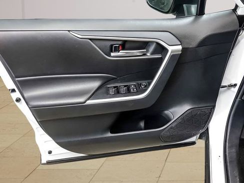 Certified 2025 Toyota RAV4 XLE AWD/4WD image 18