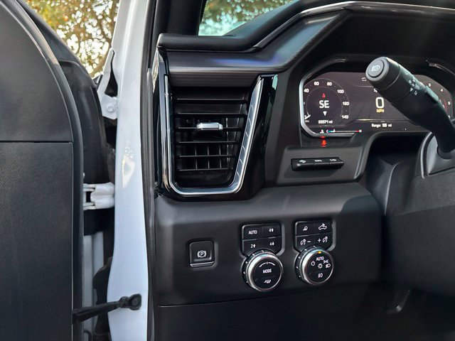 Used 2024 GMC Sierra 2500 Denali Ultimate AWD/4WD image 18