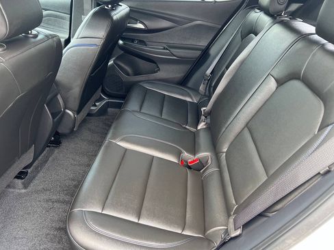 Used 2025 Buick Envista Sport Touring w/ Convenience I Package FWD image 11