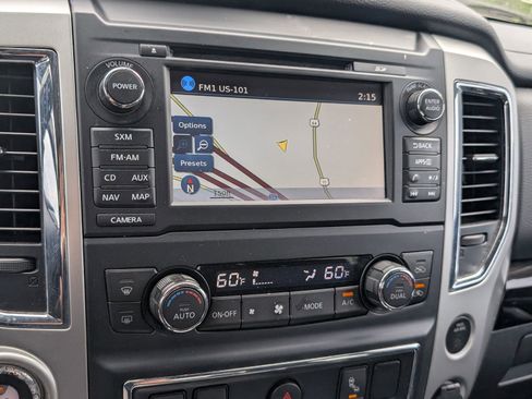 Used 2017 Nissan Titan SV image 9