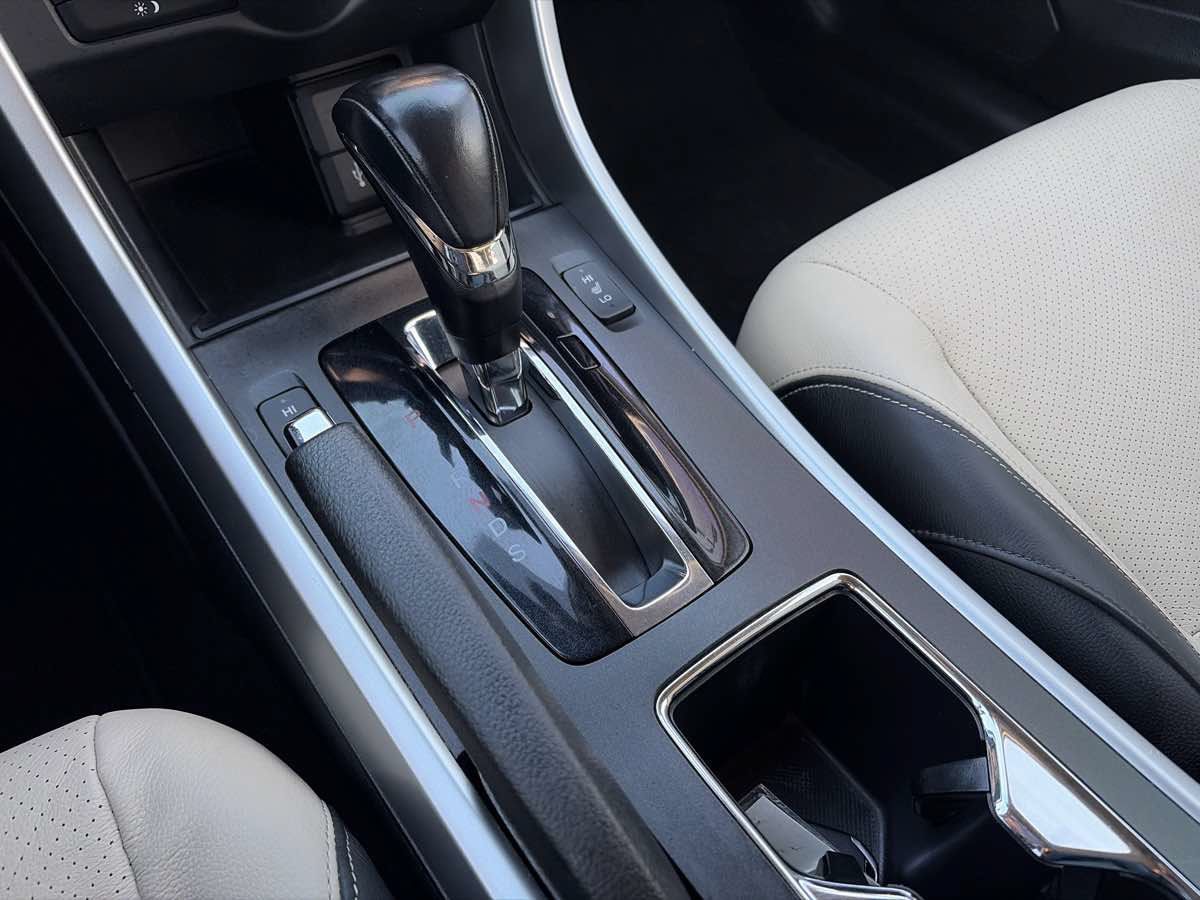 Used 2015 Honda Accord EX-L image 38