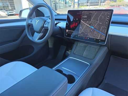 Used 2023 Tesla Model Y Long Range image 16