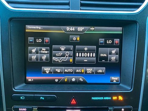 Used 2016 Ford Explorer Sport w/ Equipment Group 401A AWD/4WD image 31