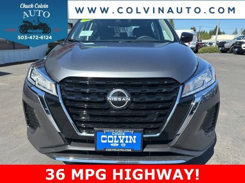 New 2025 Nissan Kicks Play S image 3