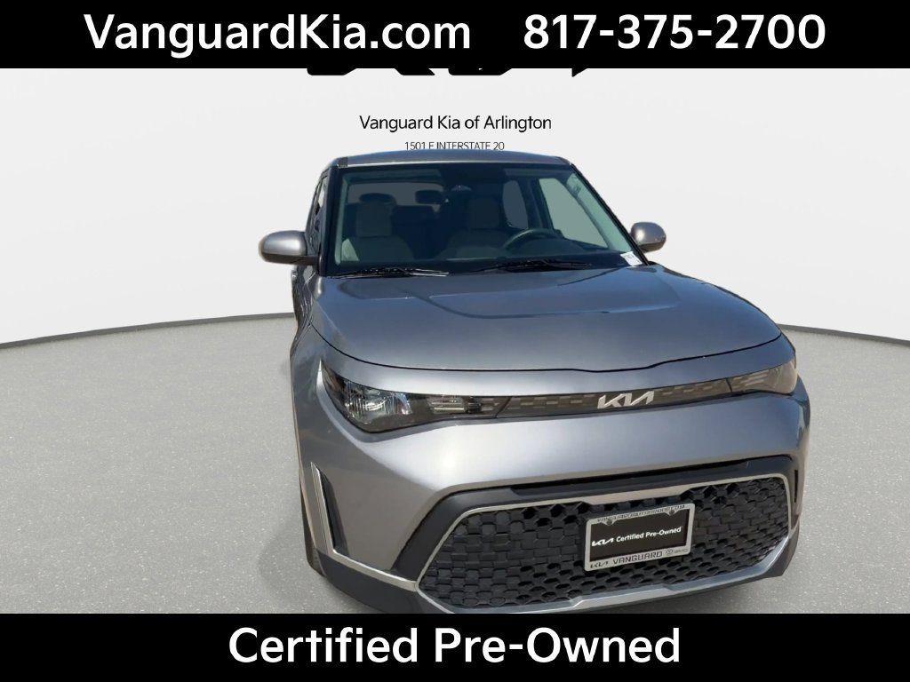 Certified 2025 Kia Soul LX w/ LX Technology Package FWD image 3
