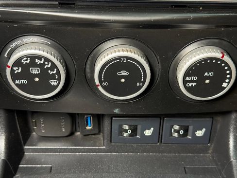 Used 2011 MAZDA MX-5 Miata Grand Touring w/ Premium Pkg image 28