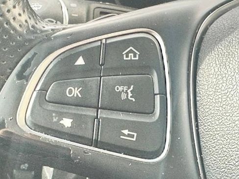 Used 2019 Mercedes-Benz GLC 350e 4MATIC image 14