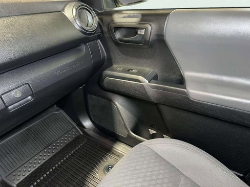 Used 2022 Toyota Tacoma SR image 17