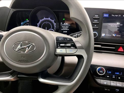 Used 2022 Hyundai Elantra Blue FWD image 24