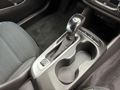 Used 2025 Buick Envista Preferred FWD image 40